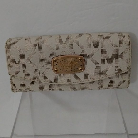 Michael Kors Jet Set Travel Large Trifold Leather/PVC Wallet - Picture 10 of 13